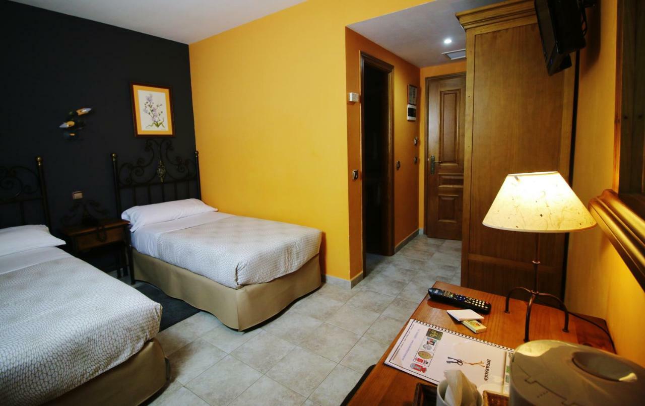 Posada Del Camino Real Torrelaguna 外观 照片